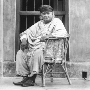 শাস্ত্রজ্ঞ সাধুদের সান্নিধ্যে